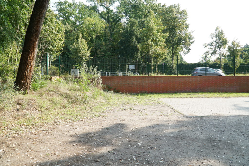 Vereinsheim-Parkplatz